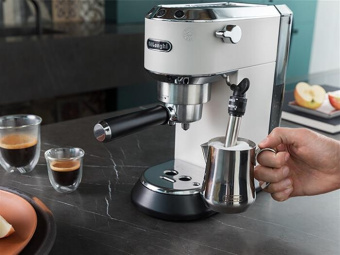 Кофеварка DeLonghi EC 685 W